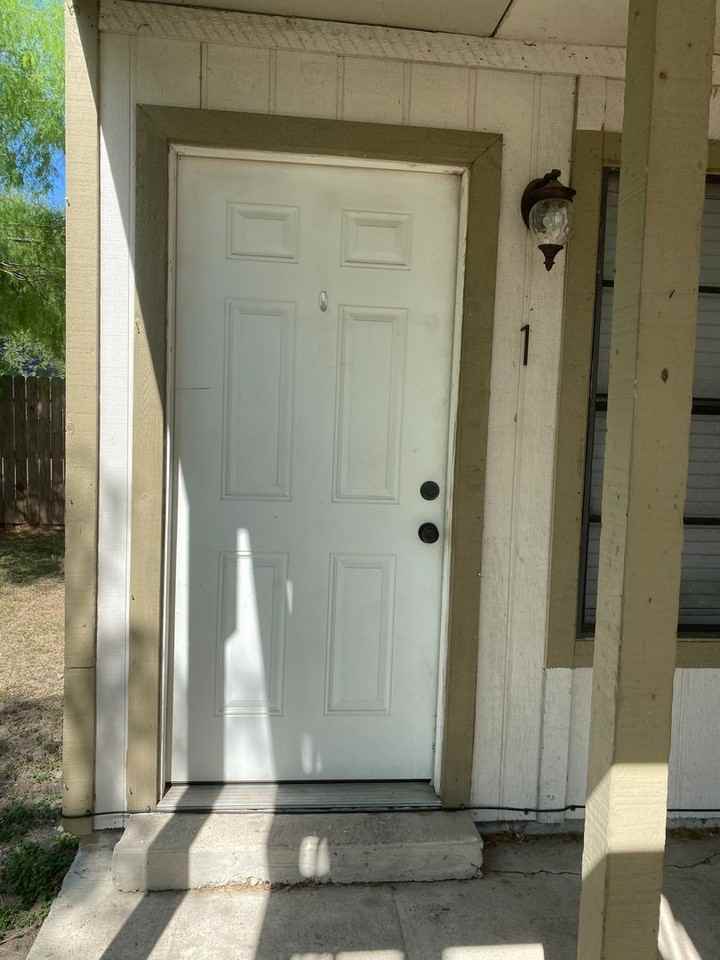 4250 Calallen Dr #1 - Photo 4 of 4