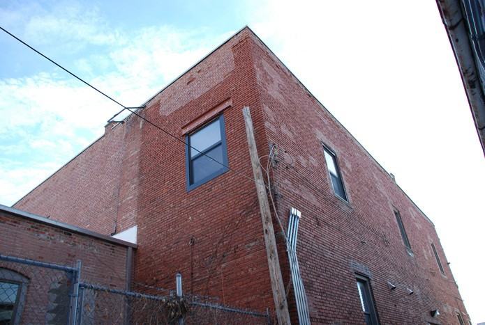 431 W Walnut St #B - Photo 3 of 19