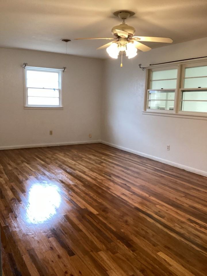 108 Oklahoma Dr - Photo 2 of 16