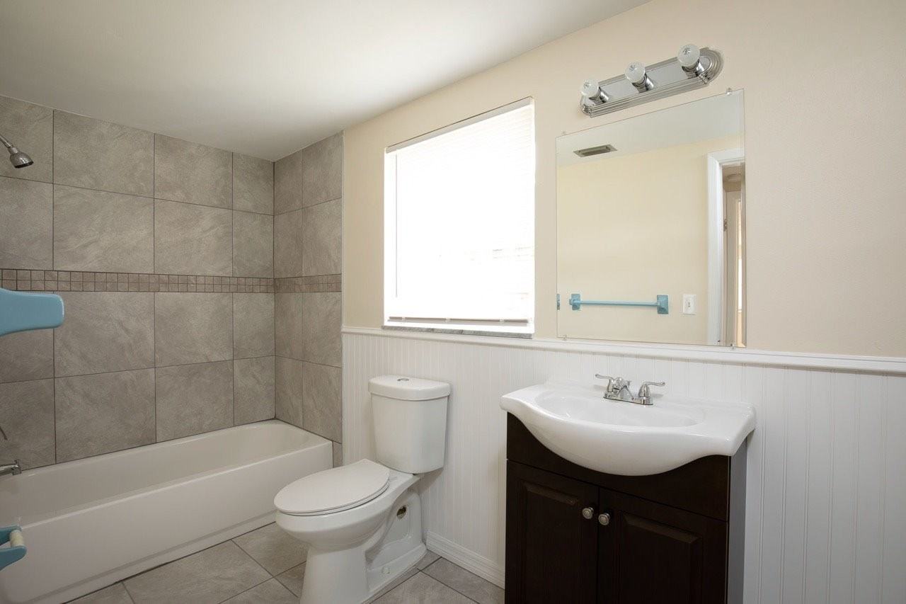 10914 Rexdale Ave - Photo 3 of 25