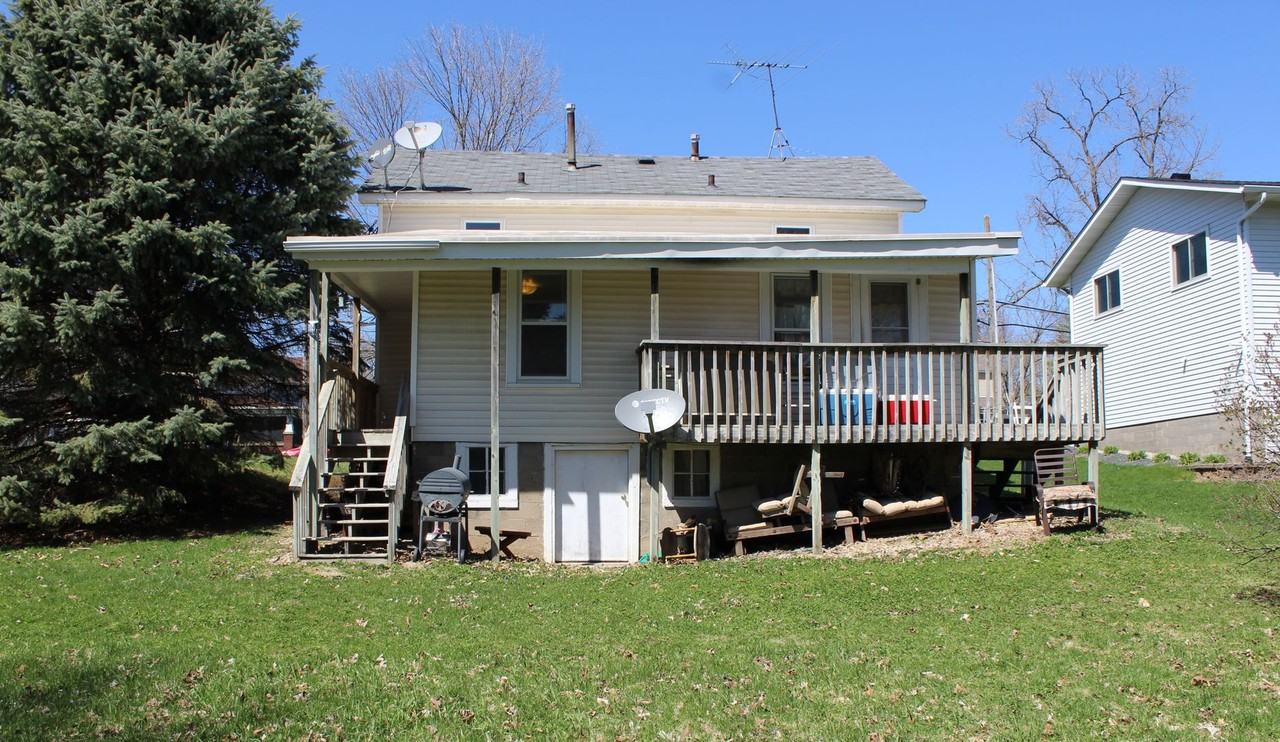 533 W Kinne St - Photo 2 of 23