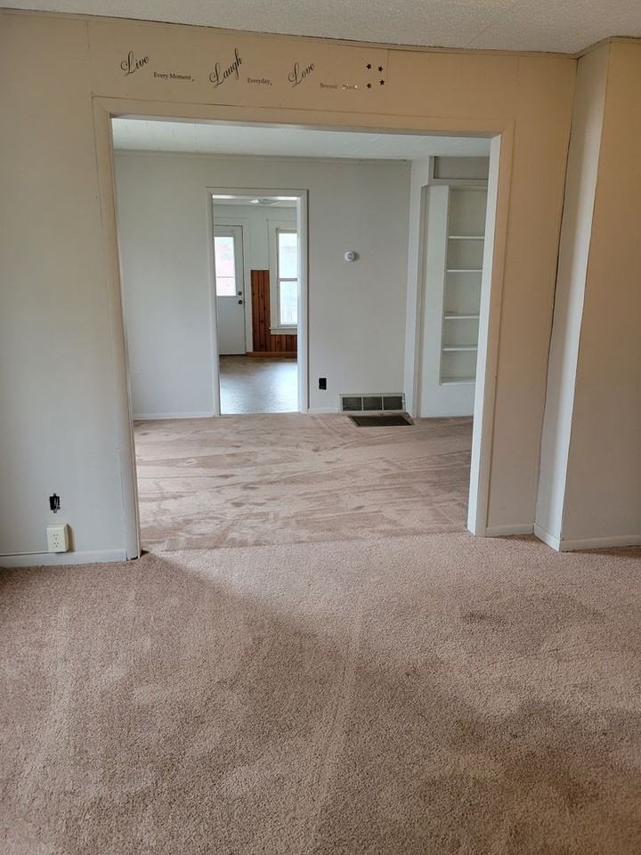 533 W Kinne St - Photo 6 of 23