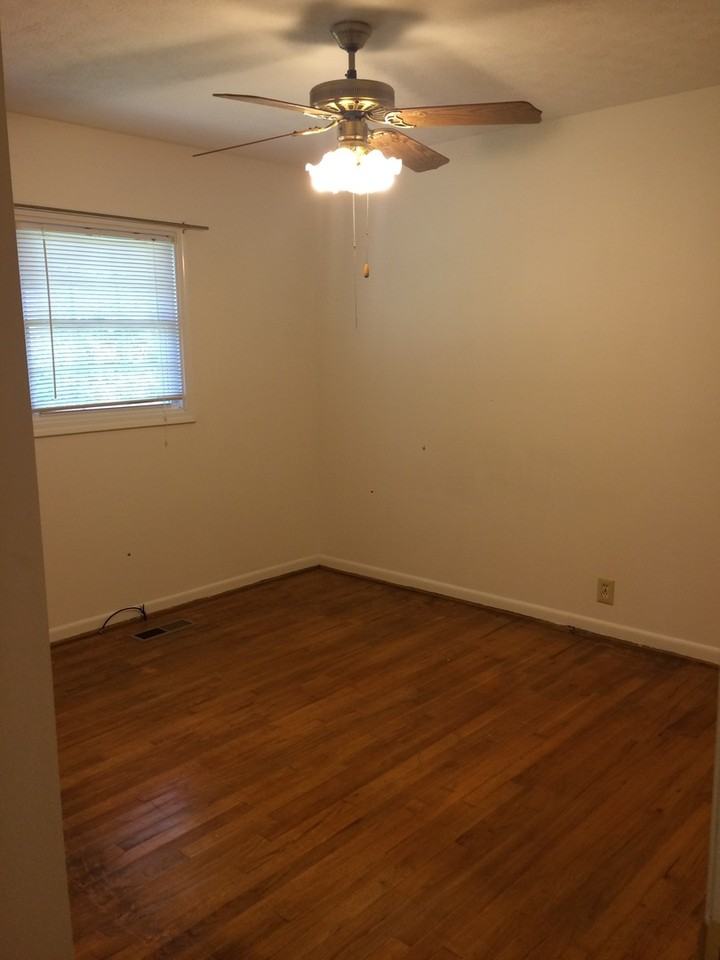 304 Vann St Sw - Photo 7 of 10