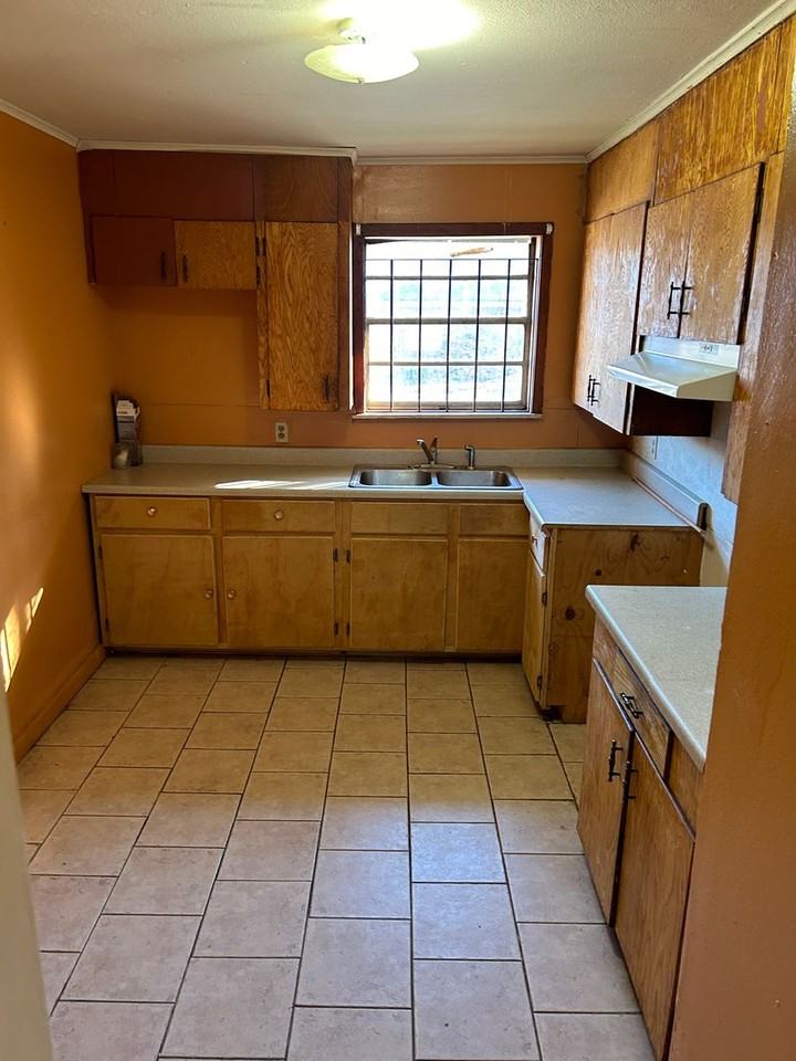 1917 Dove St - Photo 2 of 8