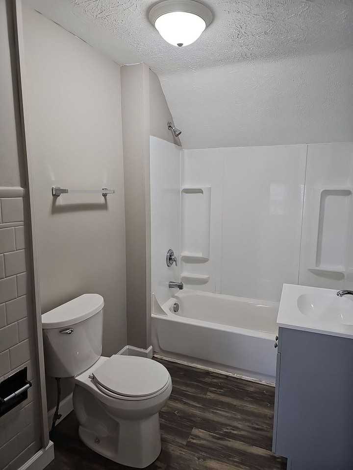 5626 Abbottsford St - Photo 2 of 22