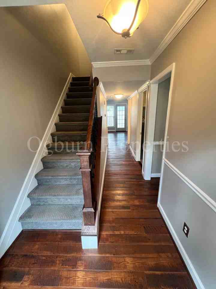 125 Saint Johns Ct - Photo 2 of 14