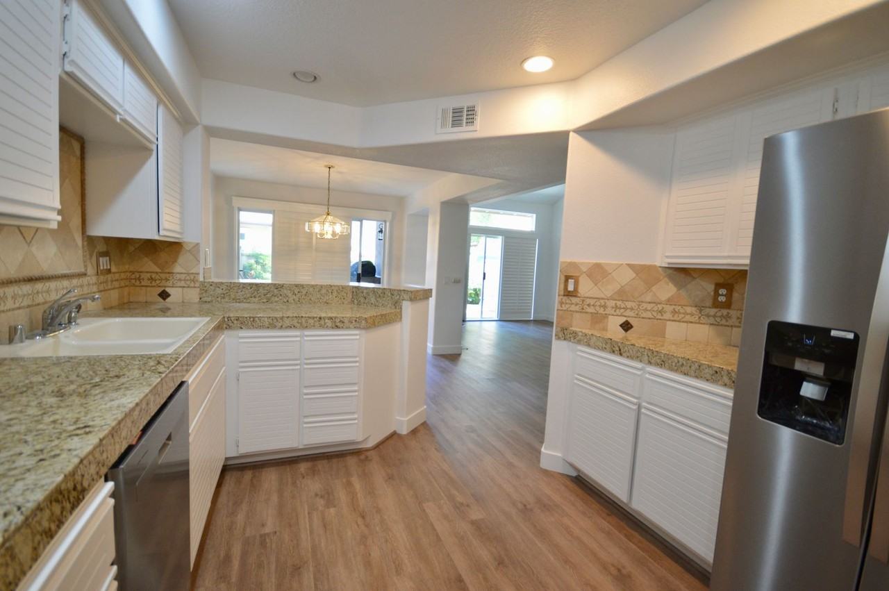 8051 E Snowberry Ln - Photo 3 of 23