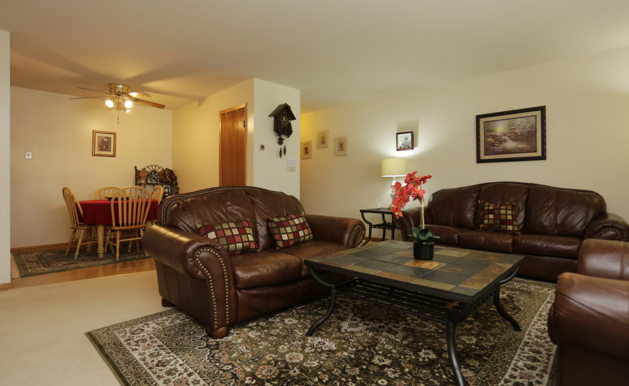 Colonial Manor Apartments - Photo 3 of 33