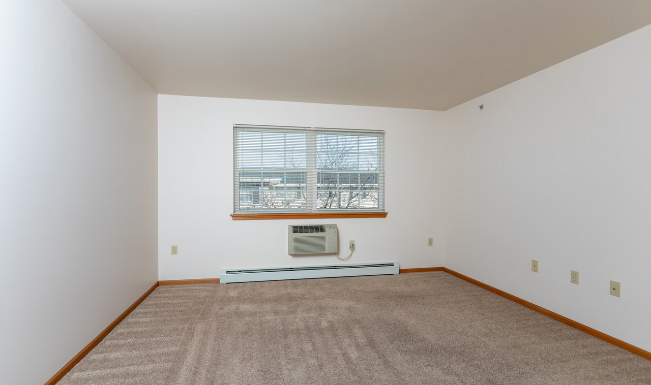 Colonial Manor Apartments - Photo 5 of 33
