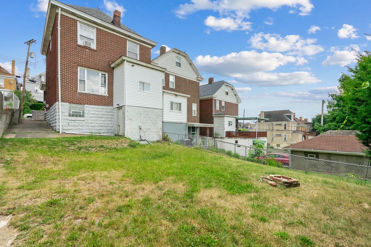 1320 Alton St - Photo 3 of 22