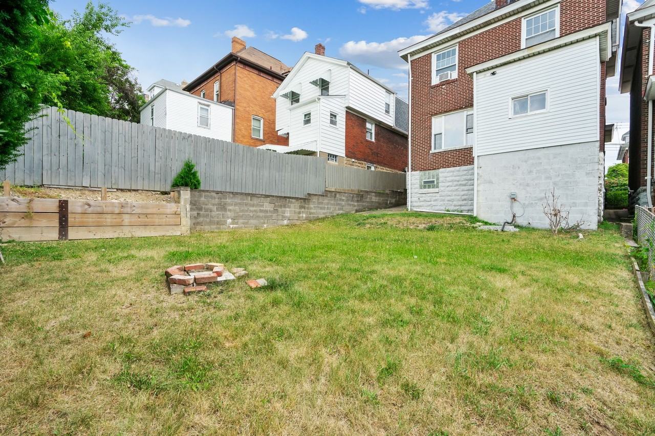 1320 Alton St - Photo 4 of 22