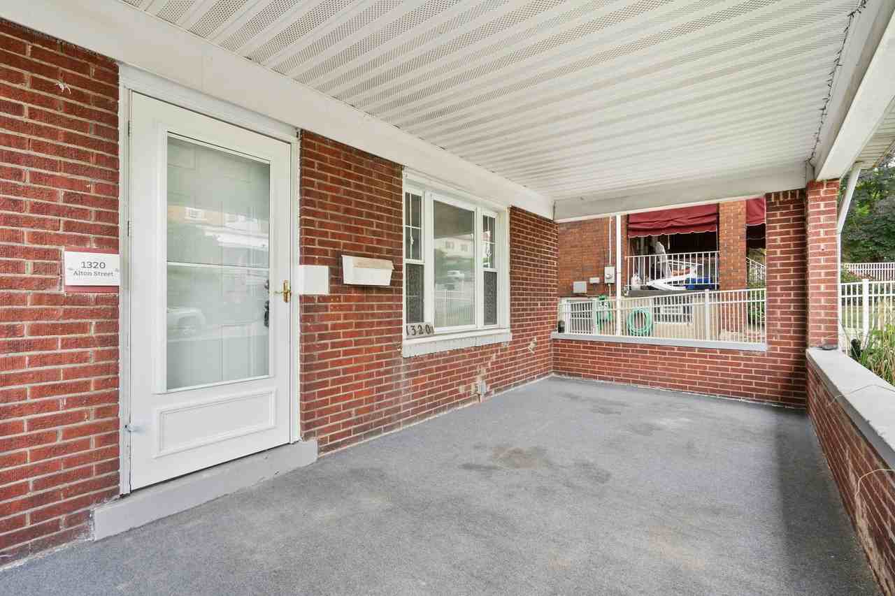 1320 Alton St - Photo 5 of 22