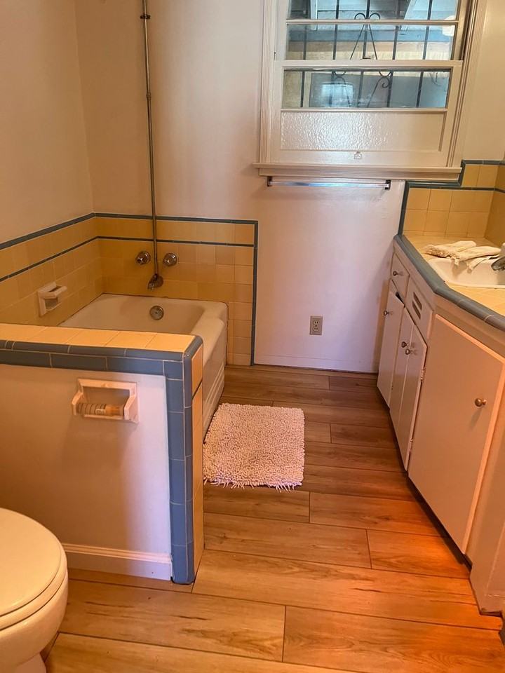1115 Washburn Ave - Photo 4 of 6