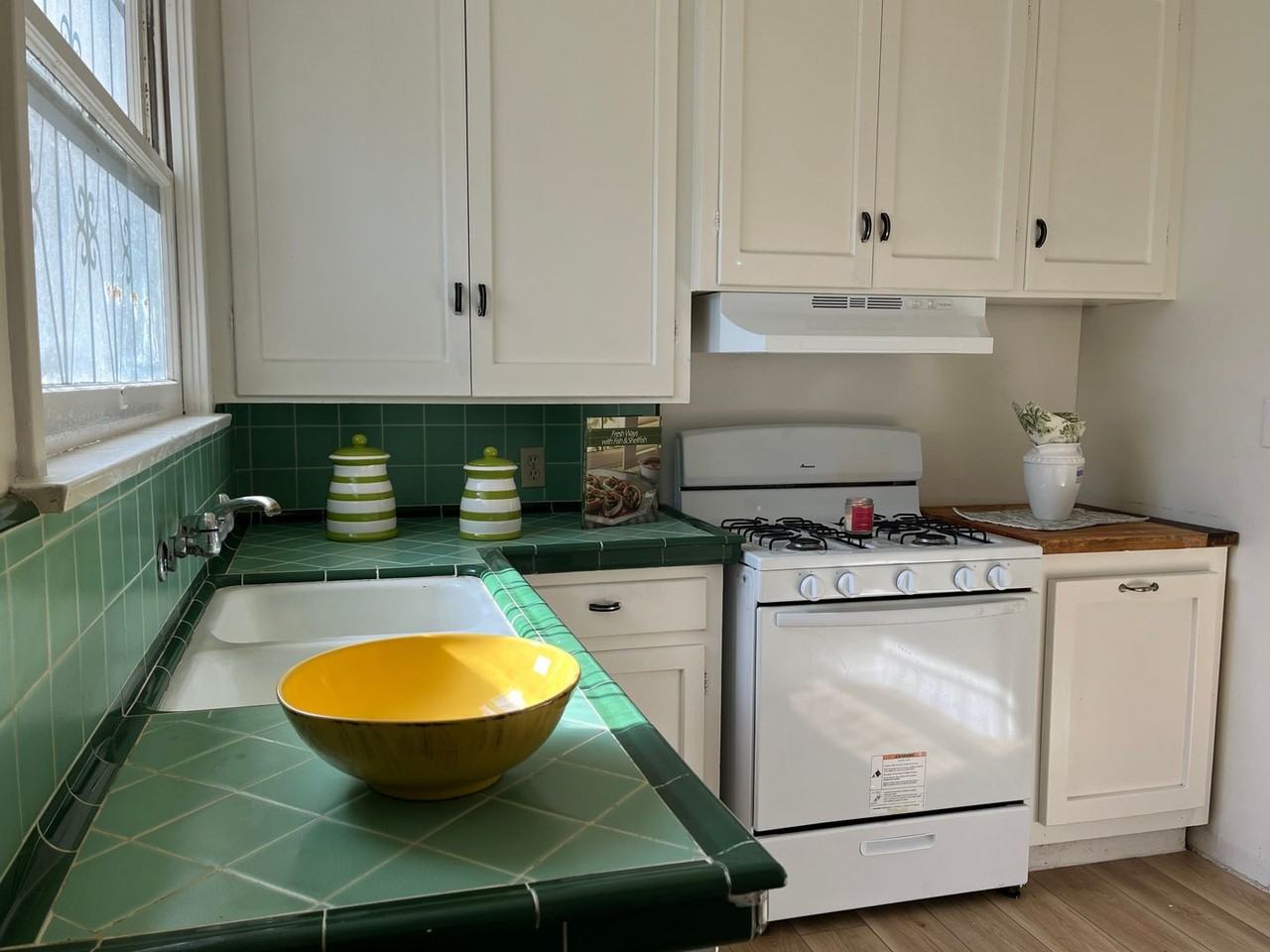1115 Washburn Ave - Photo 6 of 6