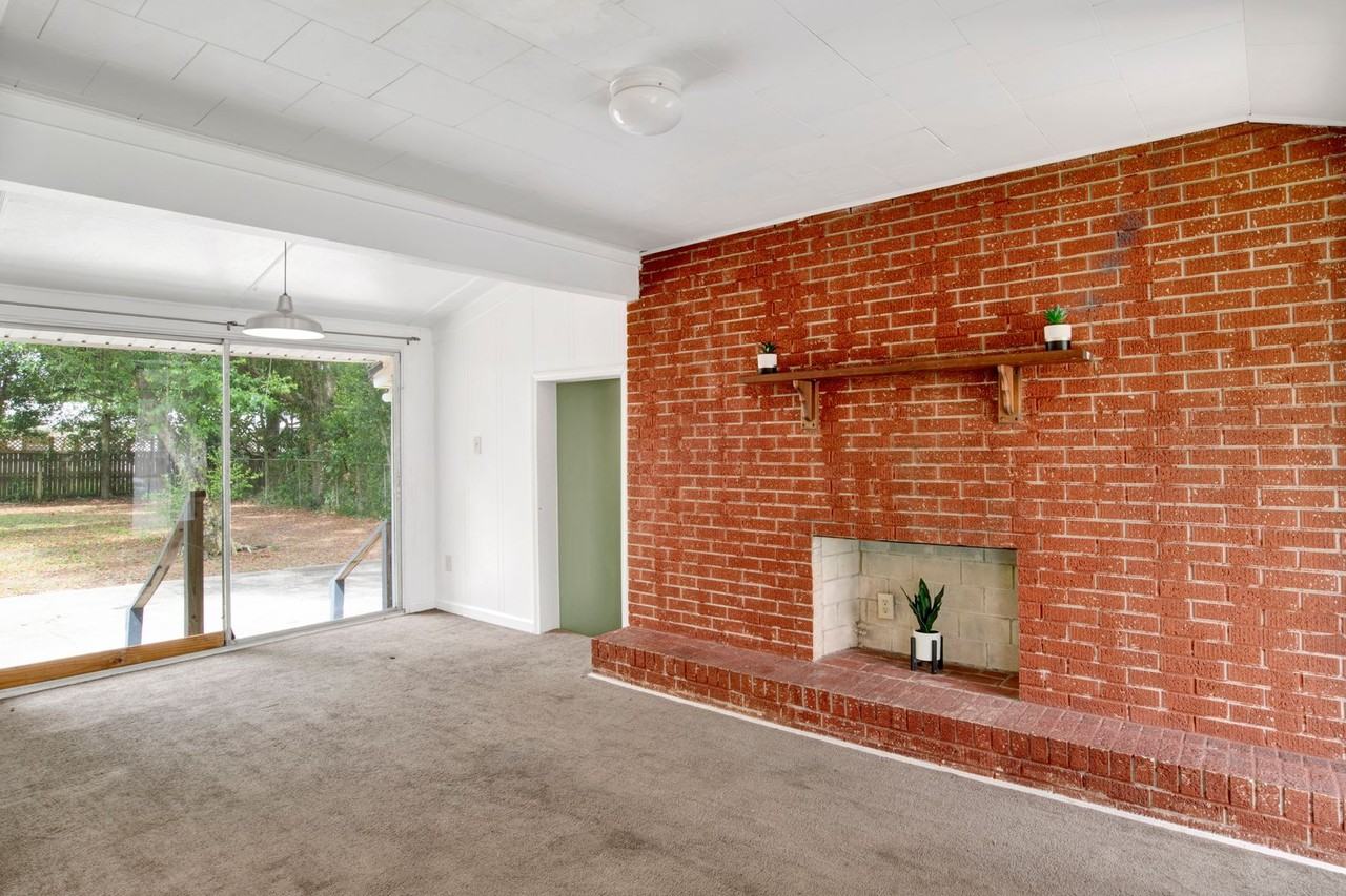 517 Lakewood Rd - Photo 3 of 16