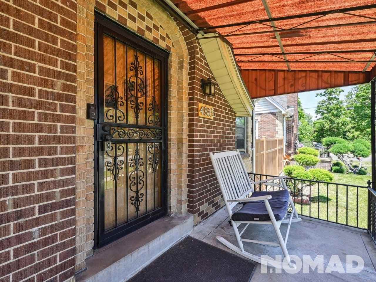 4885 Stuart St - Photo 3 of 29