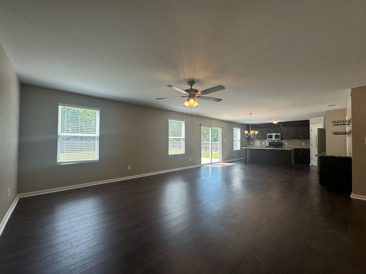 261 Windwood Dr - Photo 3 of 25