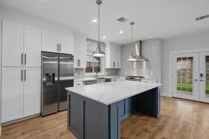 featured image of 1203 Thackeray Ln