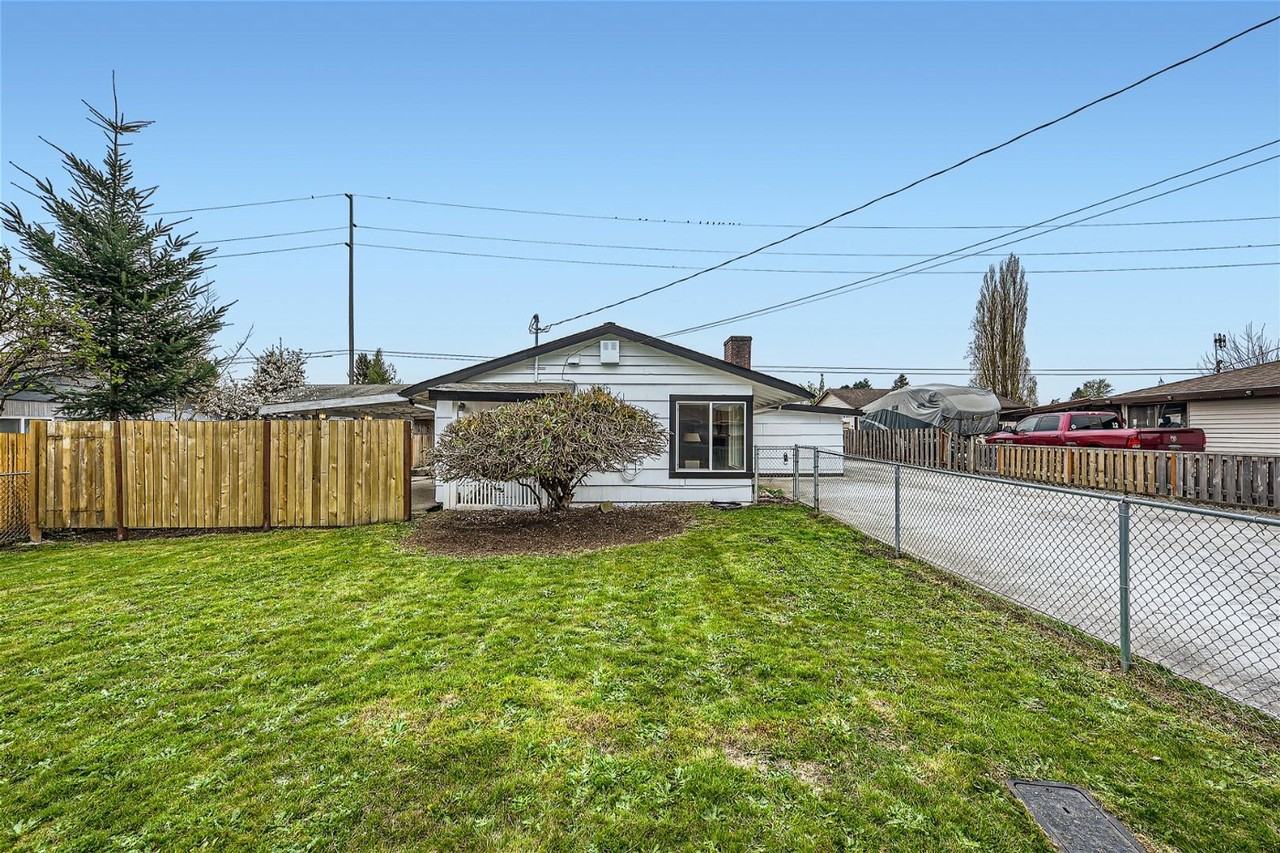 11963 Se 160th St - Photo 2 of 24