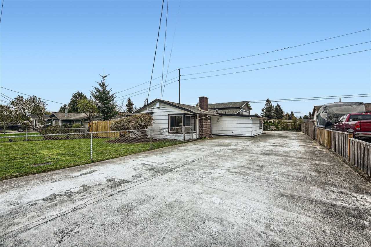 11963 Se 160th St - Photo 3 of 24