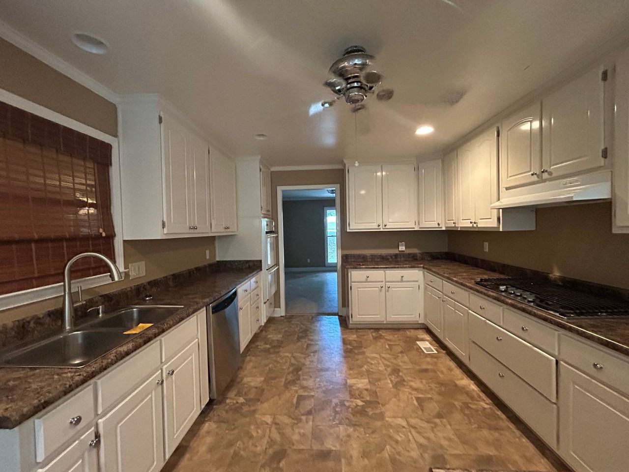 308 Wynterhall Drive - Photo 3 of 15