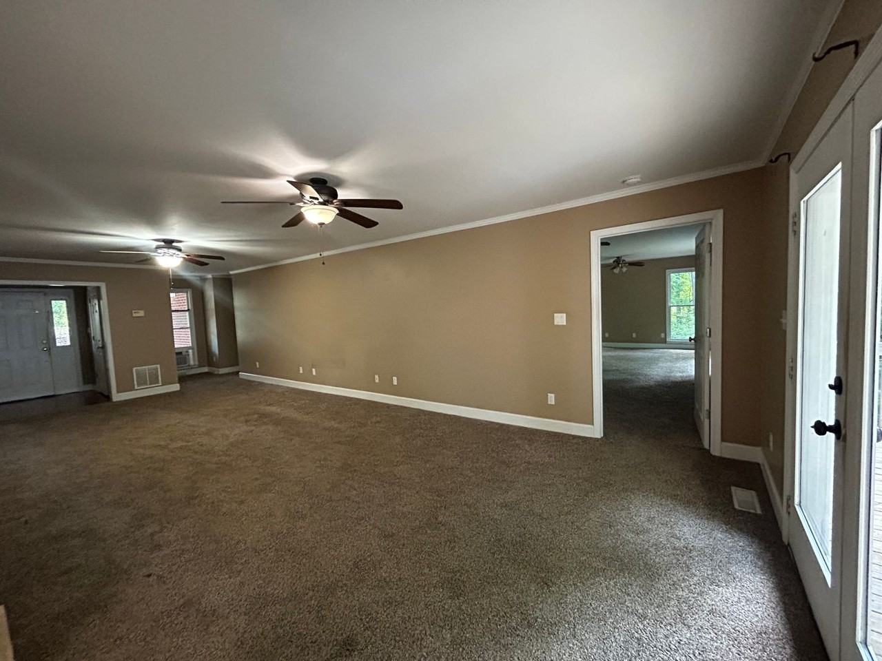 308 Wynterhall Drive - Photo 4 of 15