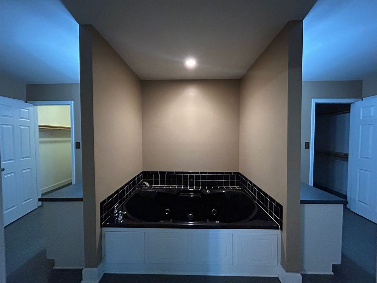 308 Wynterhall Drive - Photo 6 of 15