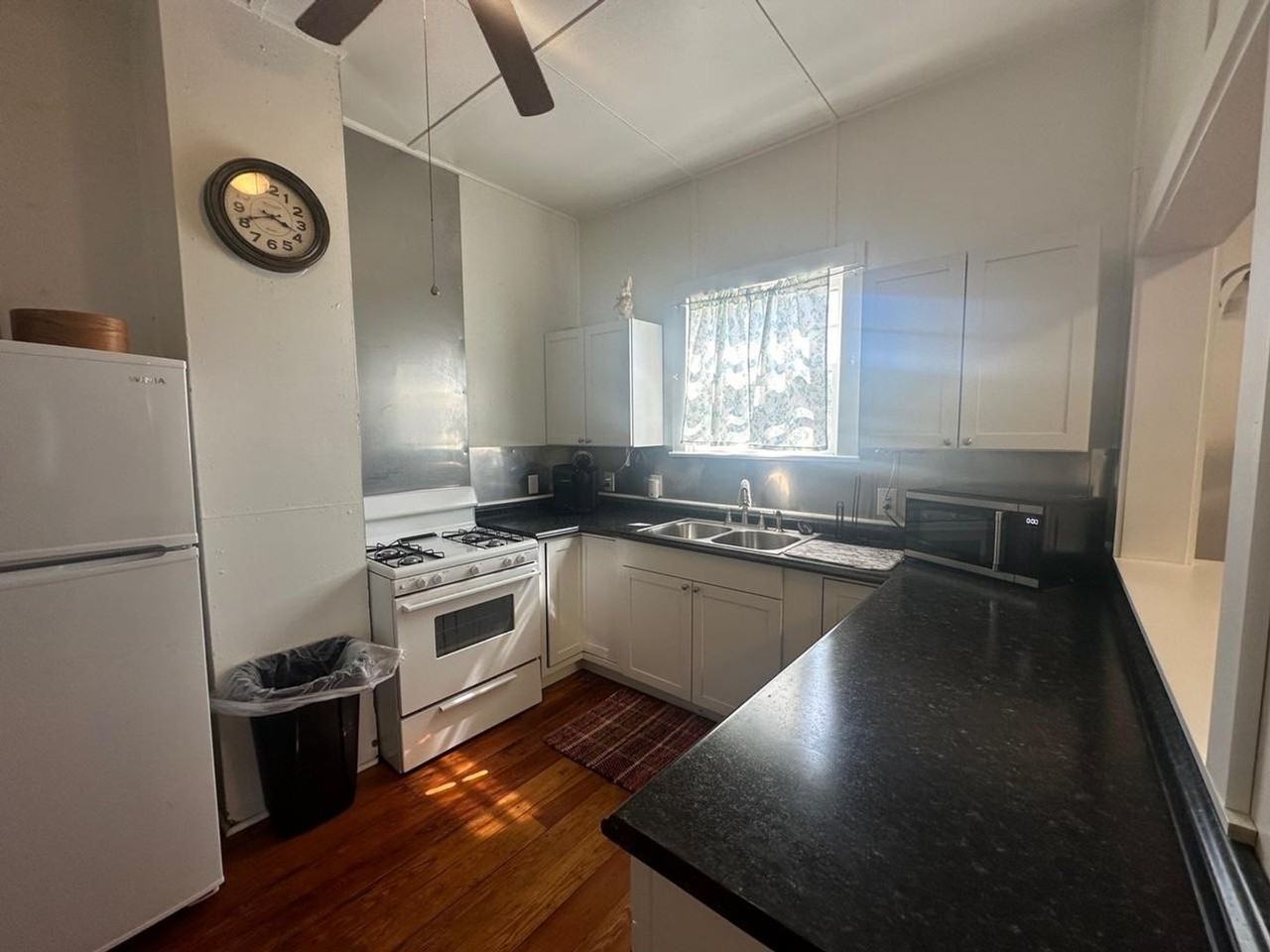 107 Preston St - Photo 4 of 12