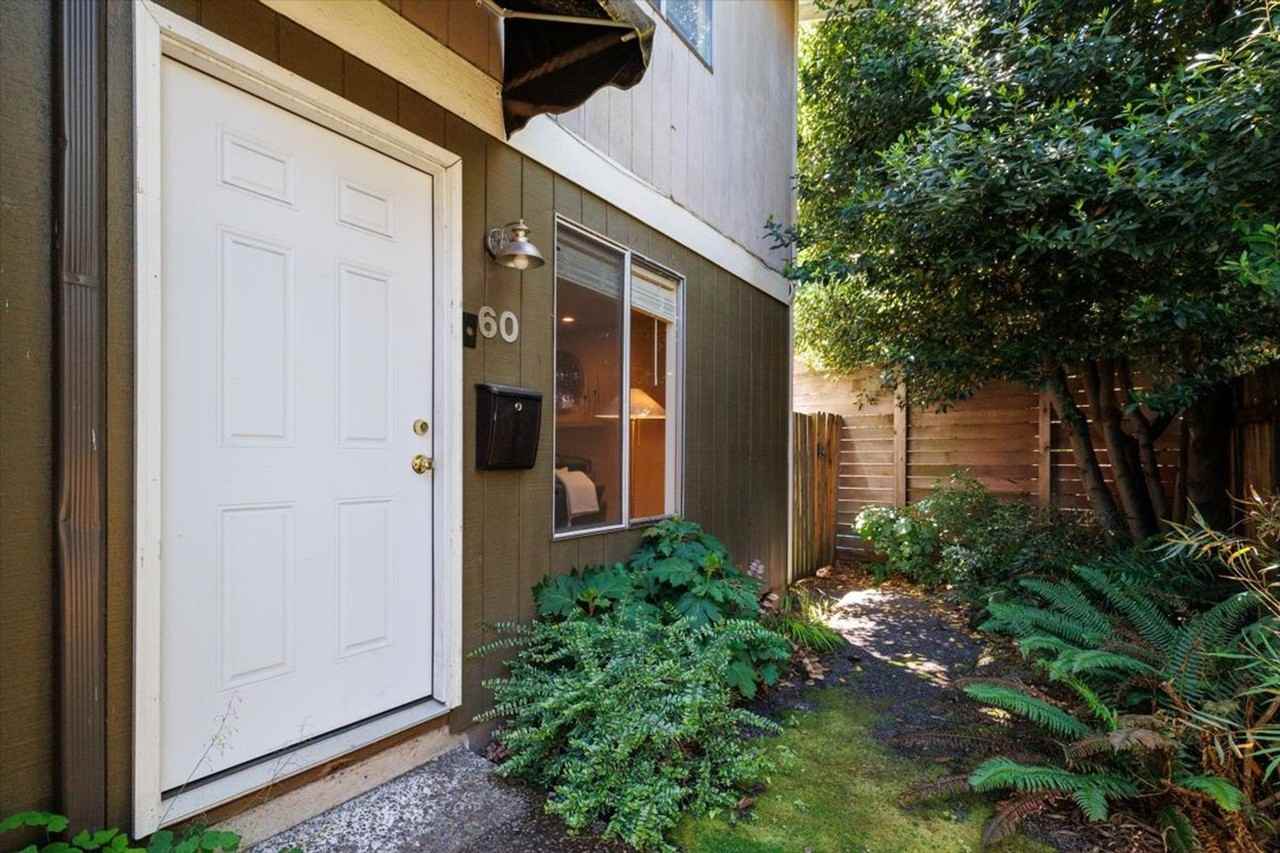 2360 Se Division St - Photo 2 of 19