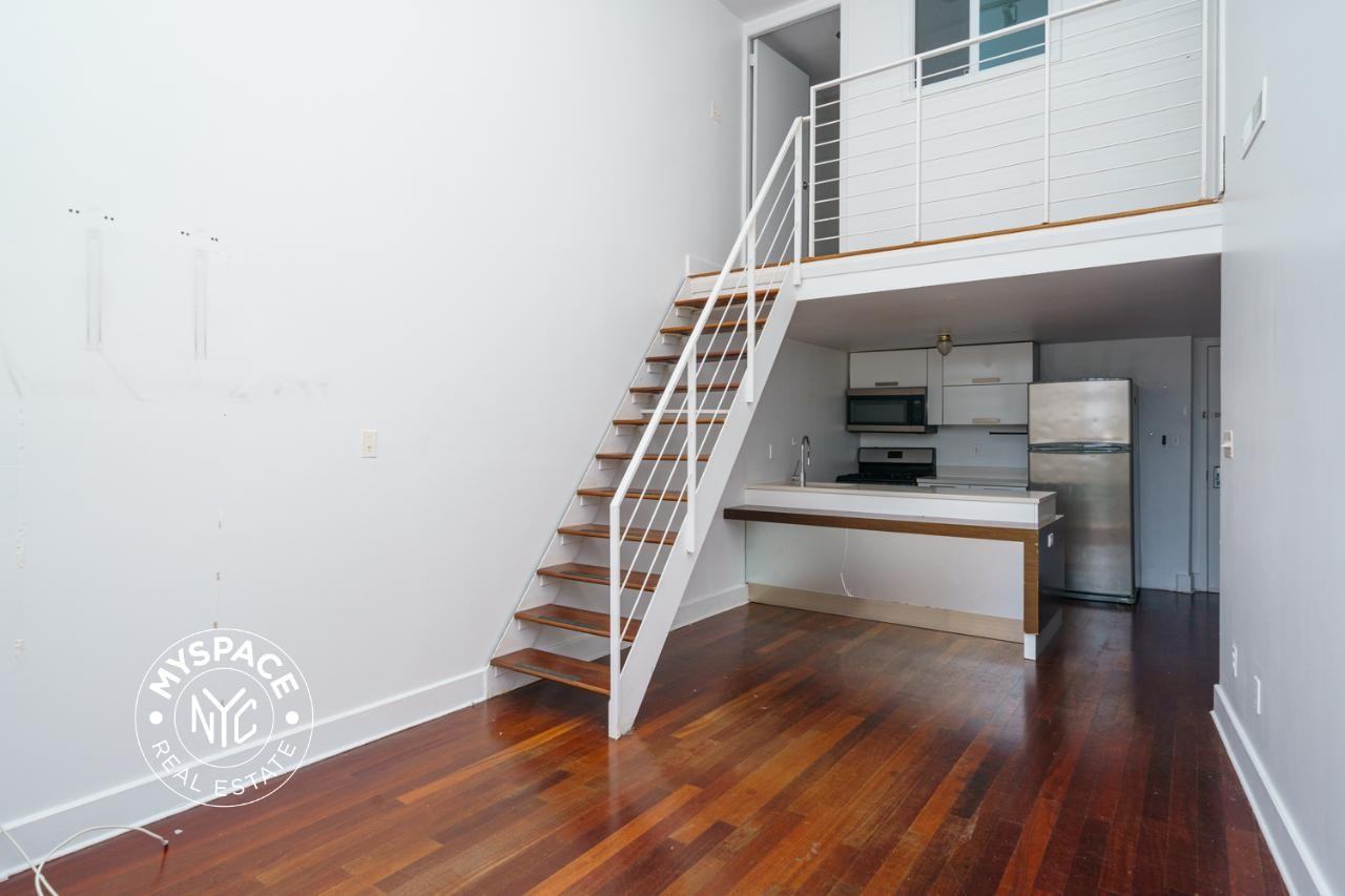16 Meserole St #2B