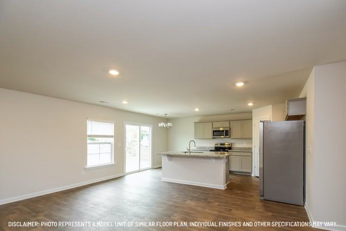 914 Citation St - Photo 2 of 21