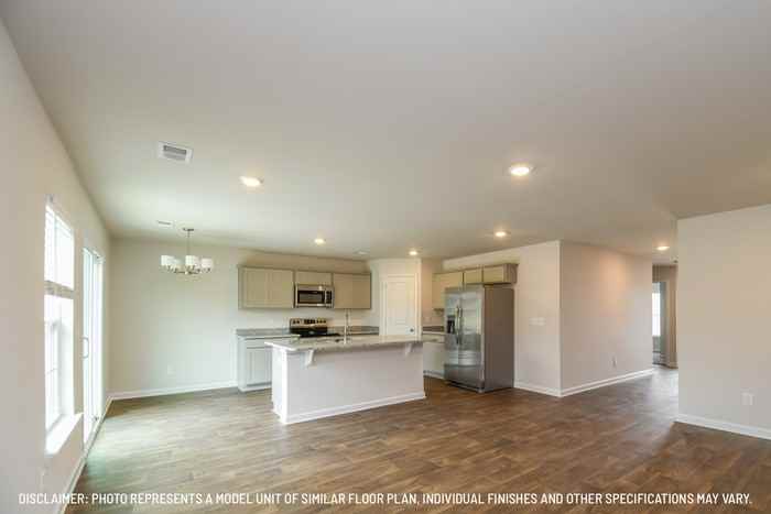 914 Citation St - Photo 3 of 21