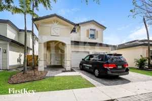 featured image of 3640 Ne 1st St