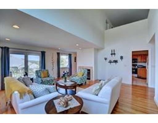 76 Colonial Dr #76 - Photo 3 of 27