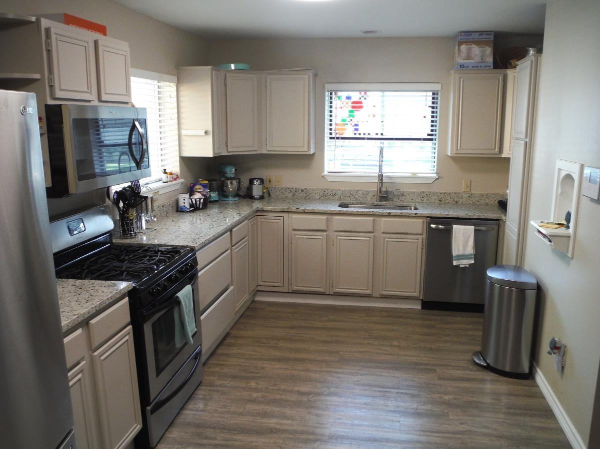 816 E Texas St #NA - Photo 6 of 17