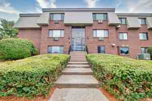 featured image of 3 Hallmark Gdns #NA