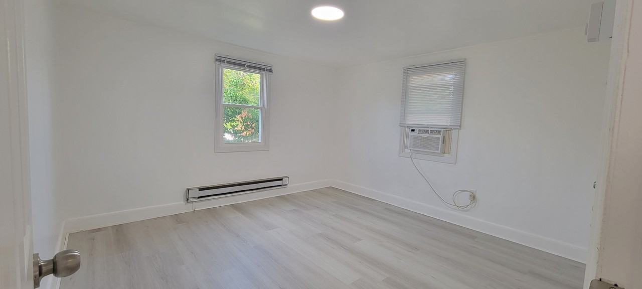 409 Laura Ct #NA - Photo 6 of 11