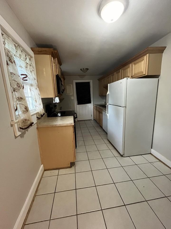 1006 Hampton Rd #NA - Photo 3 of 20