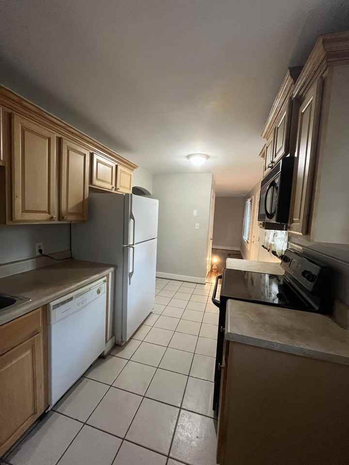 1006 Hampton Rd #NA - Photo 4 of 20