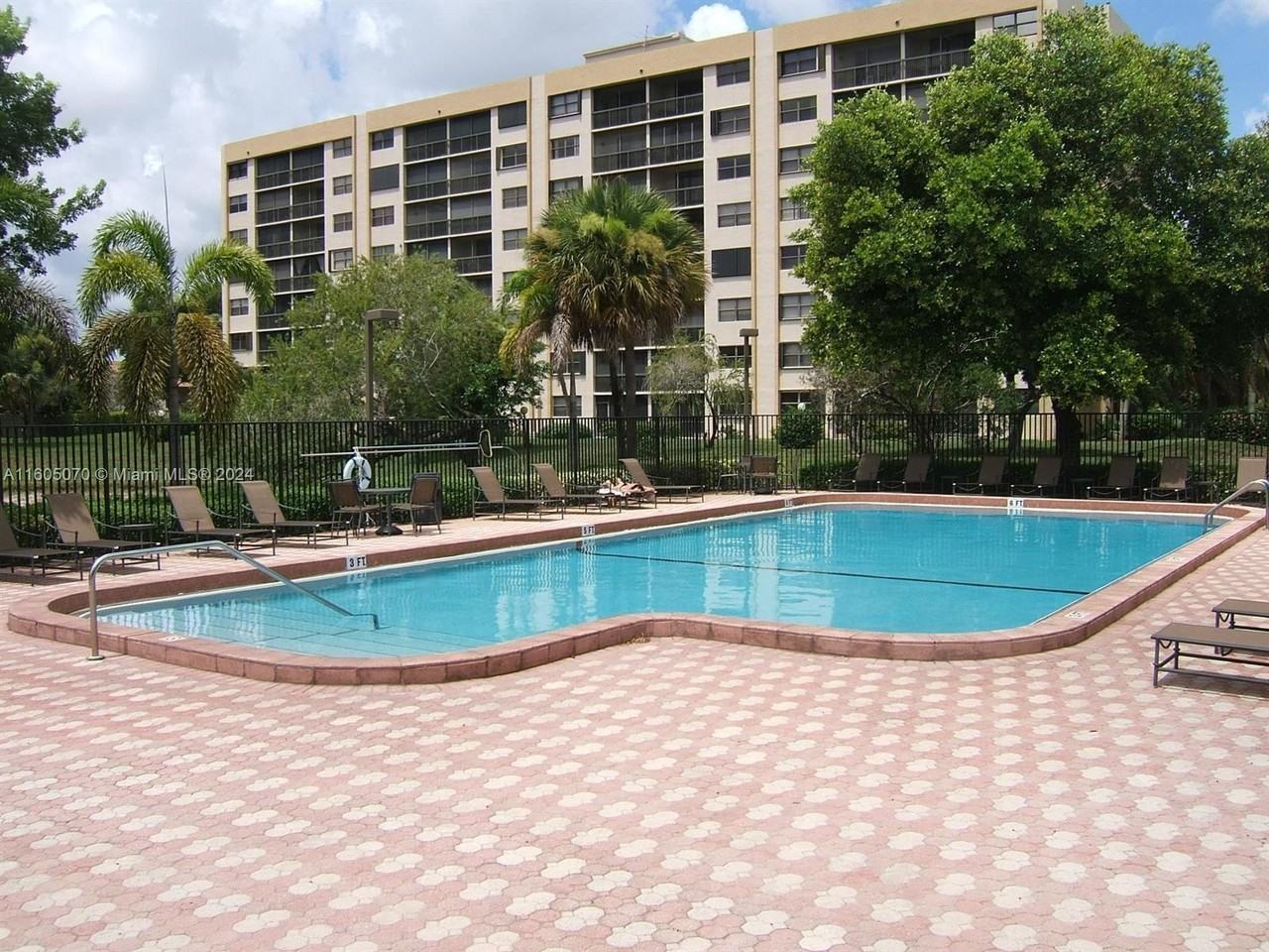 1258 S Military Trl 813, Deerfield Beach, FL 33442 2 Bedroom