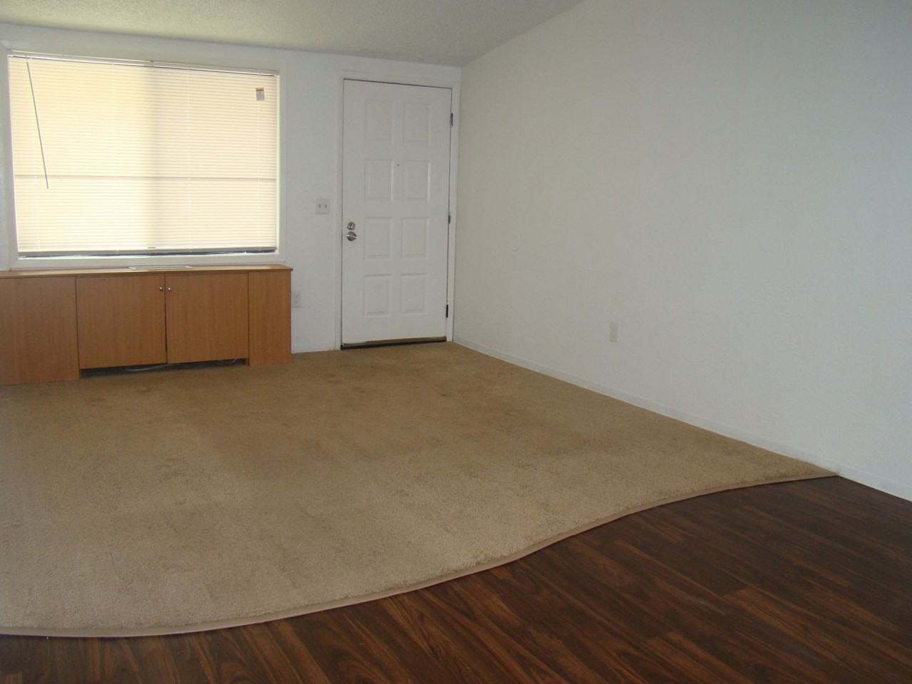 10015 South Nob Hill Circle - Photo 3 of 9