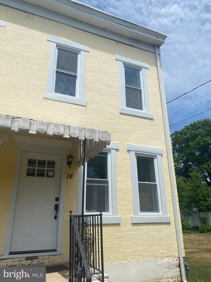 114 Robertson Ave, Morrisville, PA 19067 3 Bedroom House for $2,400 ...