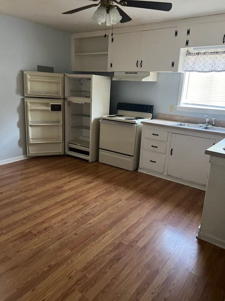 634 1/2 E North 15th St - Photo 3 of 5