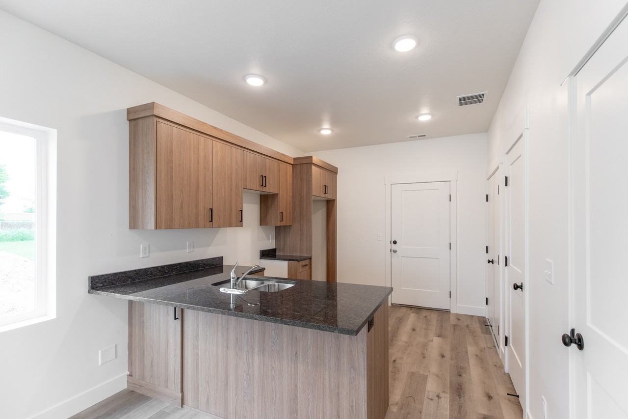 200 N 400 W #1 - Photo 2 of 17