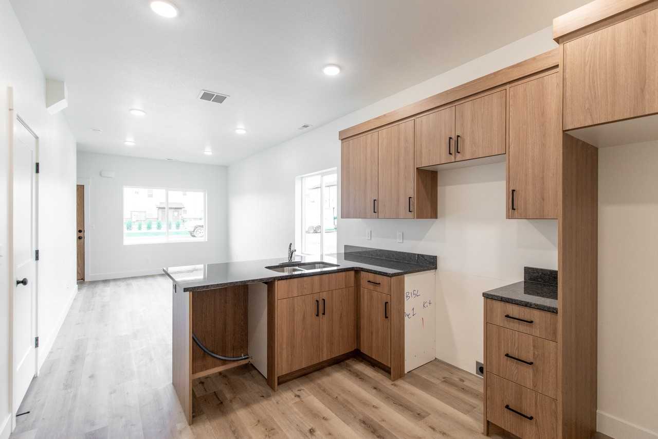 200 N 400 W #1 - Photo 3 of 17