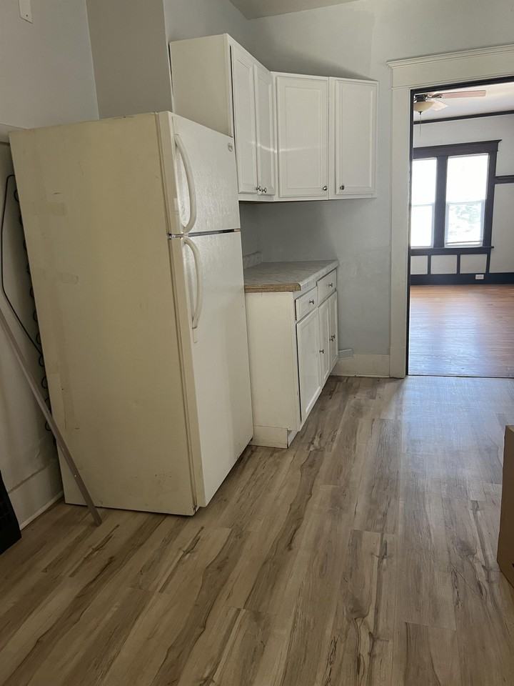 210 W Richmond Ave #1 - Photo 5 of 7