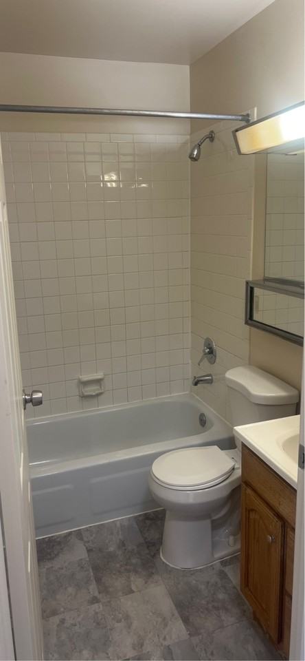 520 N Genesee St #411 - Photo 2 of 7