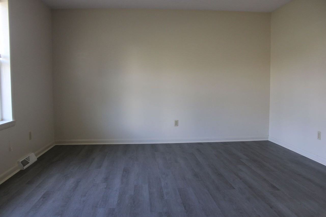 210 Craigdan Dr - Photo 3 of 12