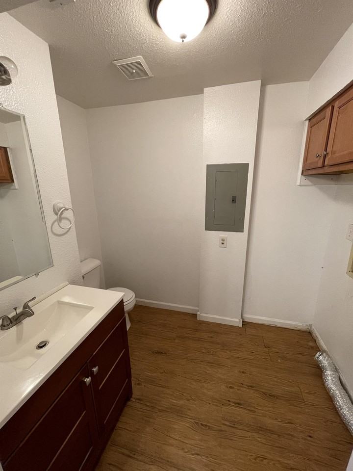 4420 3rd Ave N #3 - Photo 5 of 10