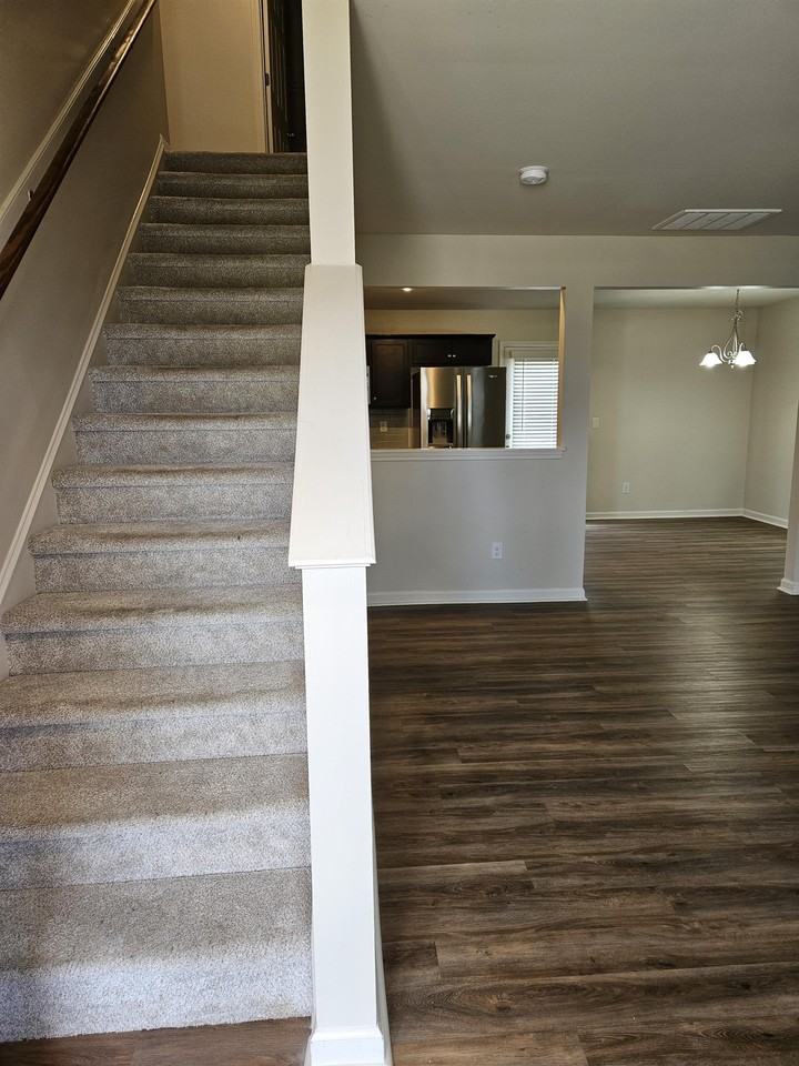 109 Avalor Dr #1 - Photo 2 of 18
